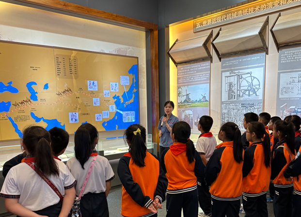 玄龄小学师生到齐峰造纸博物馆开展研学活动